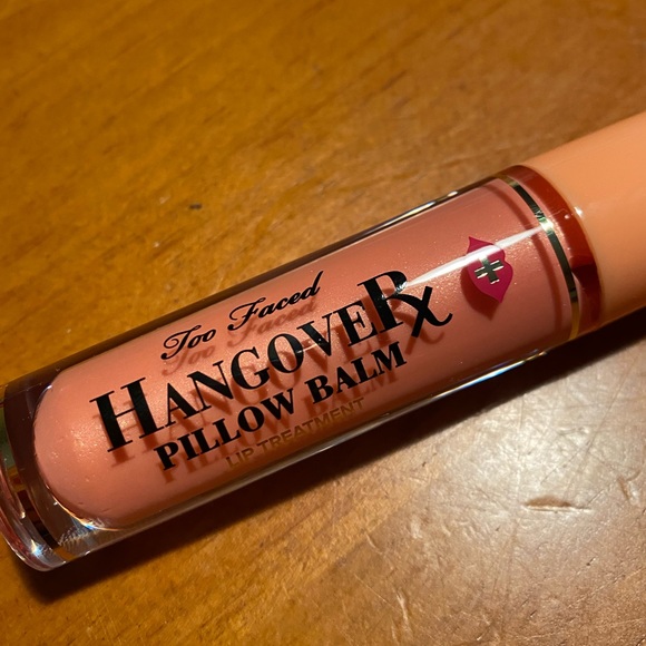 Too Faced Hangover Pillow Balm Lip Treatment Mango Kiss - Picture 5 of 16